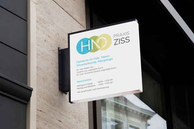 Beschilderung der HNO Praxis Ziss