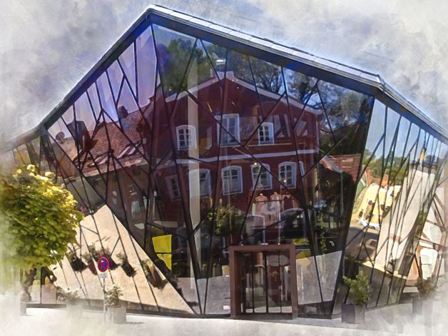 Moderne Glas-Fassade des Gewandhaus Gruber